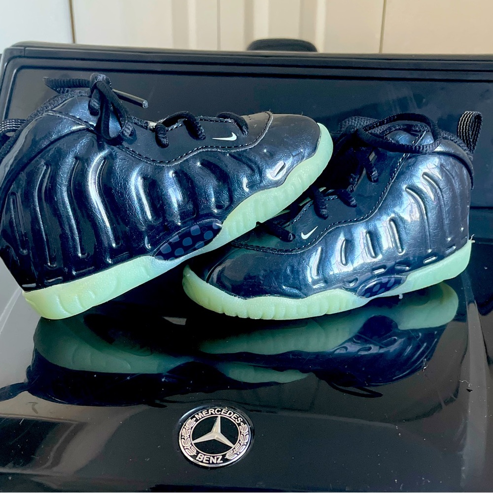8c Nike Little Posite One